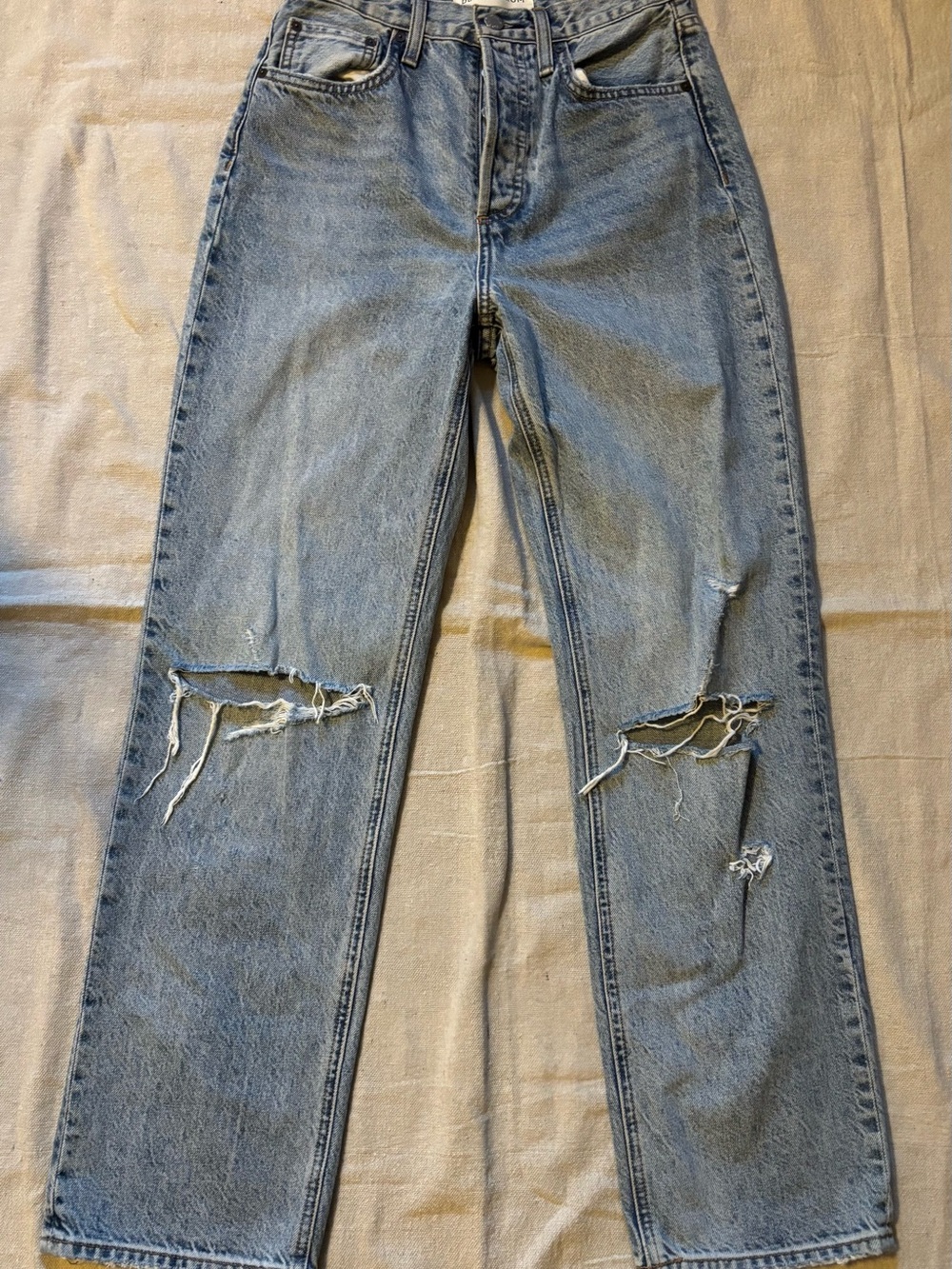Aritzia Denim Forum The Joni High Rise Loose 29L Distressed Jeans 24 Meas. 26”